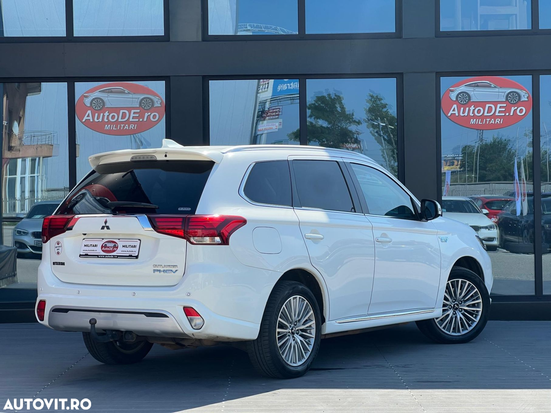 Mitsubishi Outlander - 4
