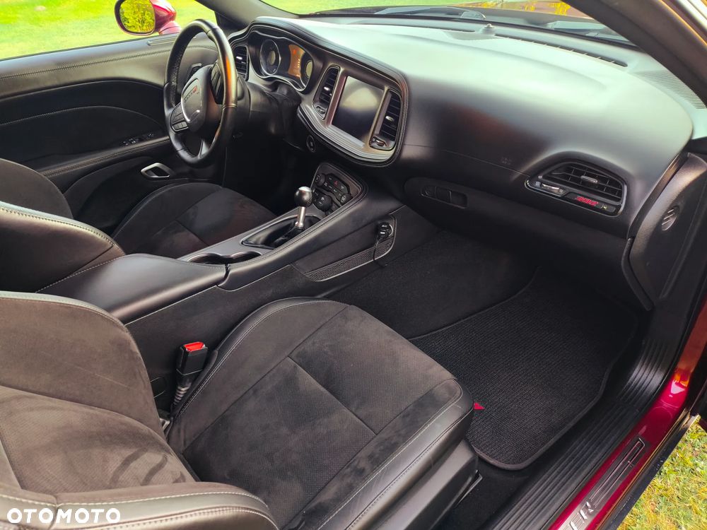 Dodge Challenger - 15