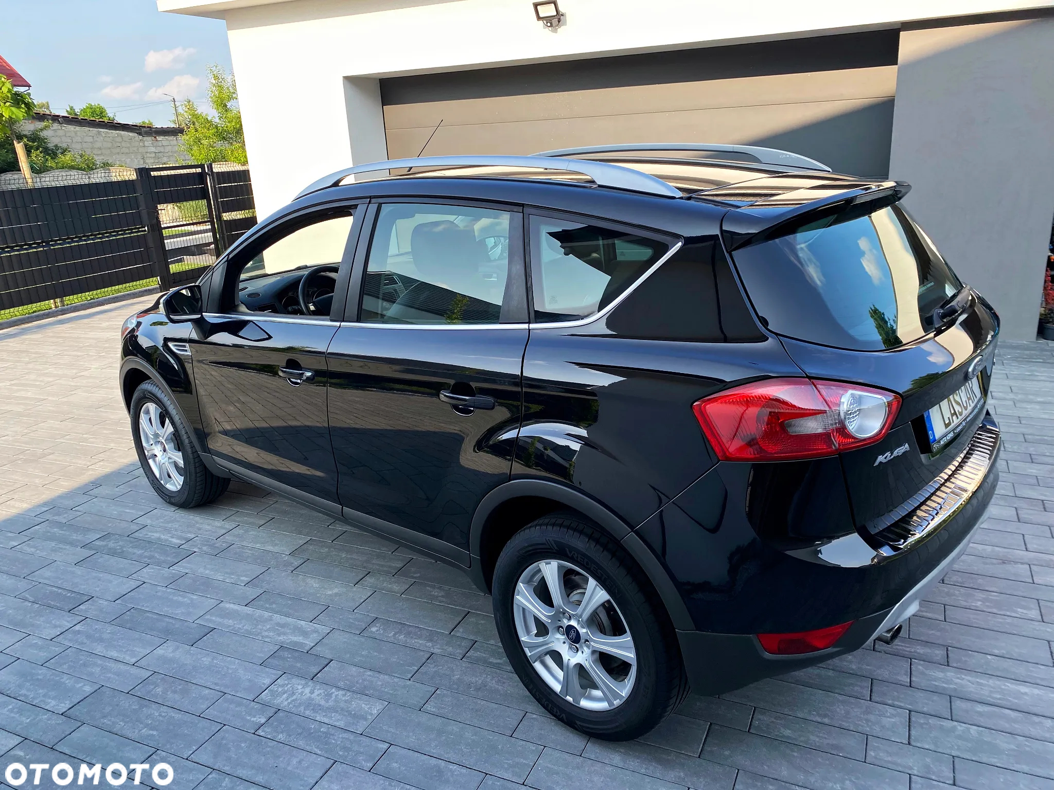 Ford Kuga 2.0 TDCi 2x4 Titanium - 24