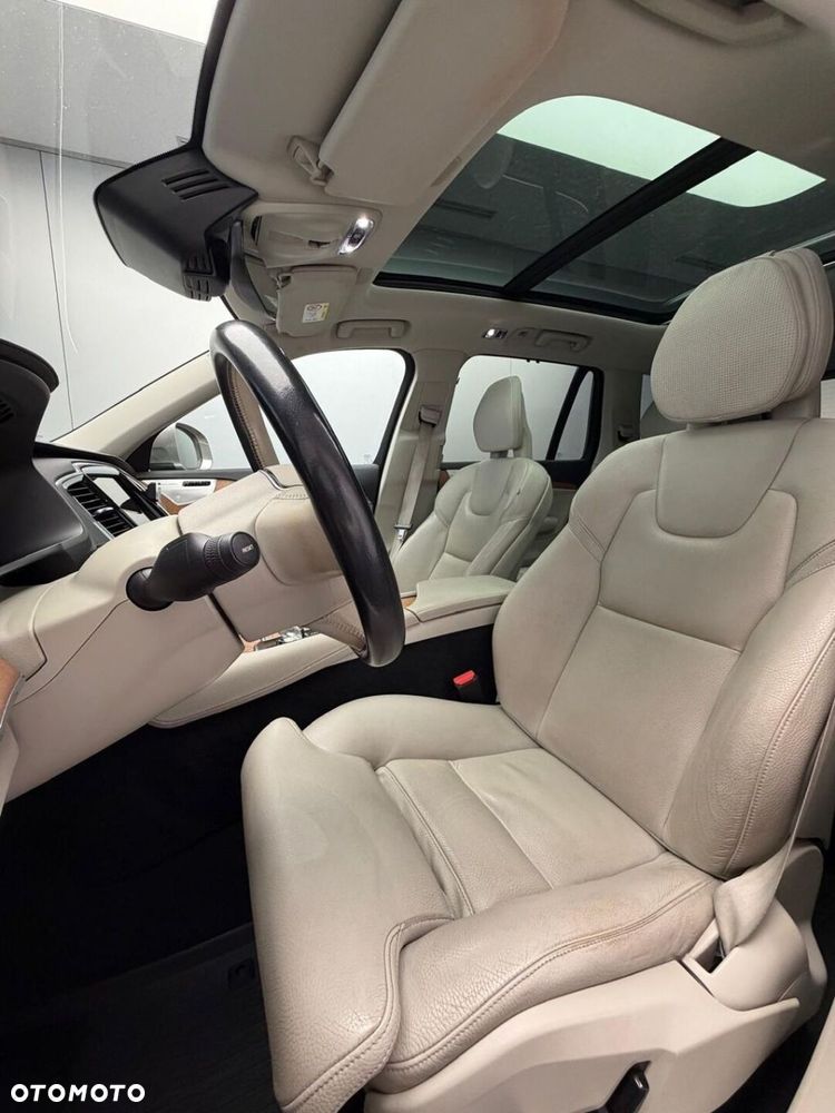 Volvo XC 90 - 8