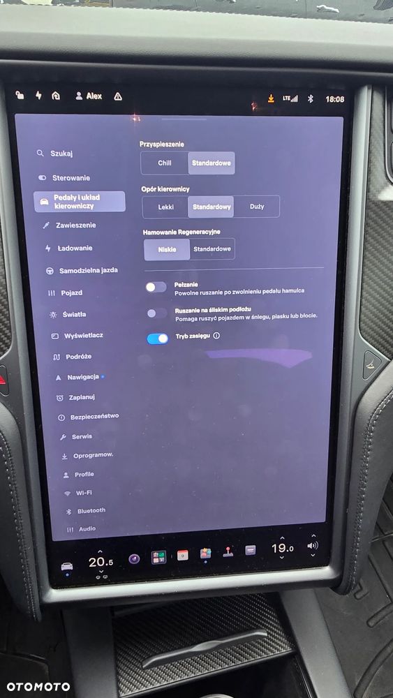 Tesla Model S - 25