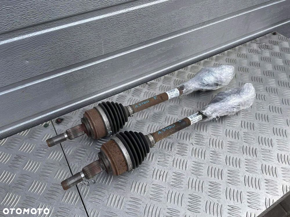 FORD PUMA MK2 II PÓŁOŚ PRAWA PRZÓD 1.5 TDCI