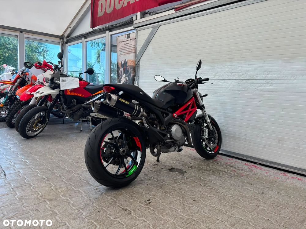 Ducati Monster - 10