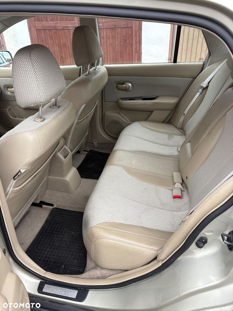 Nissan Tiida 1.6 Tekna - 11