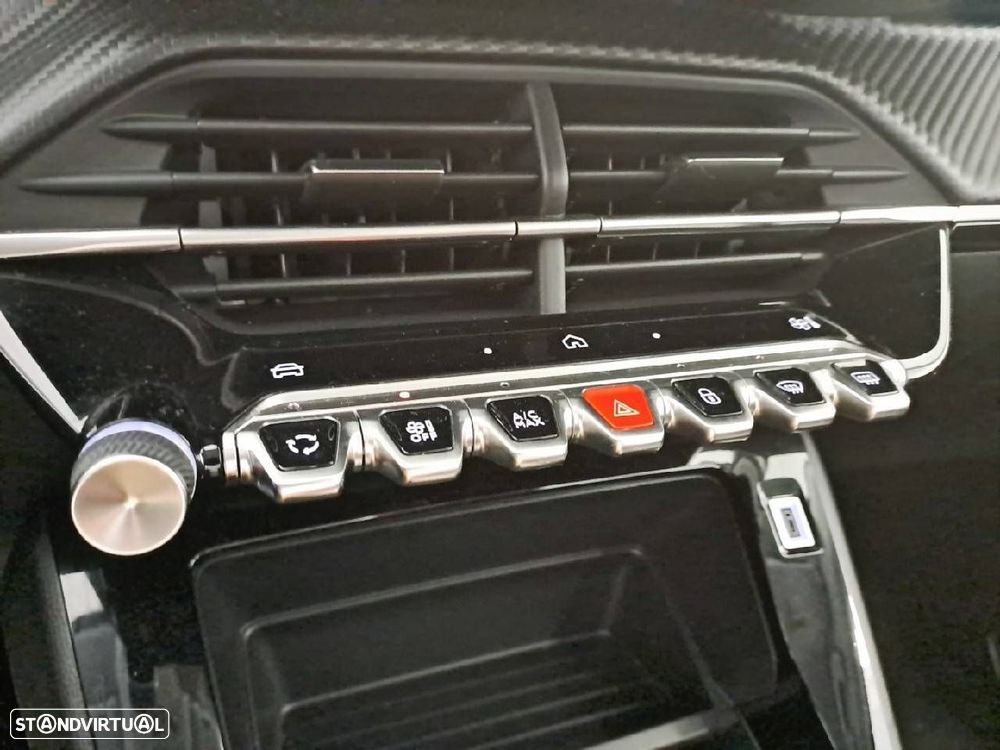 Peugeot 208 - 21