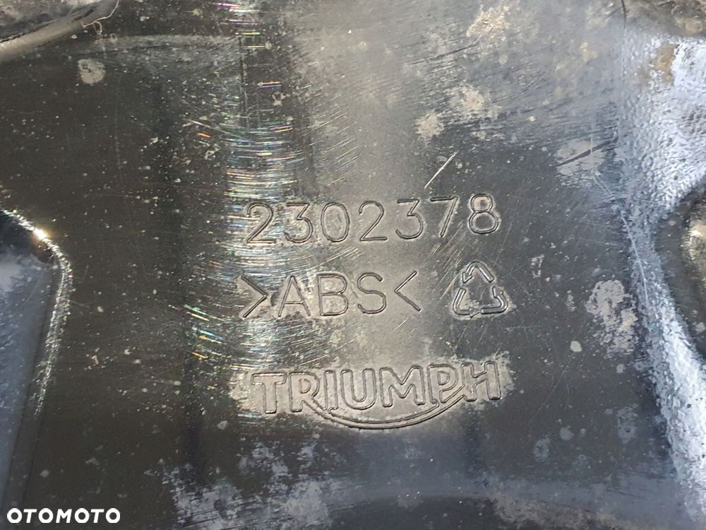 TYLNY BŁOTNIK NAKOLE Triumph Street Twin 900 18- LAMPA TYŁ 2302378 2702100 - 8