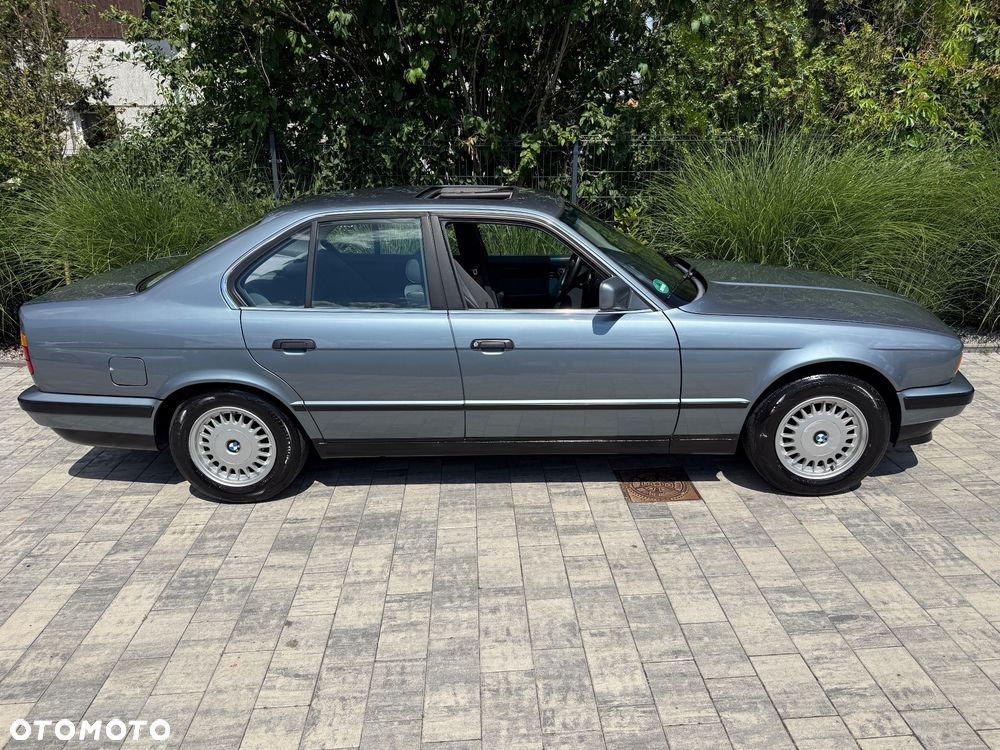 BMW Seria 5 525i - 6