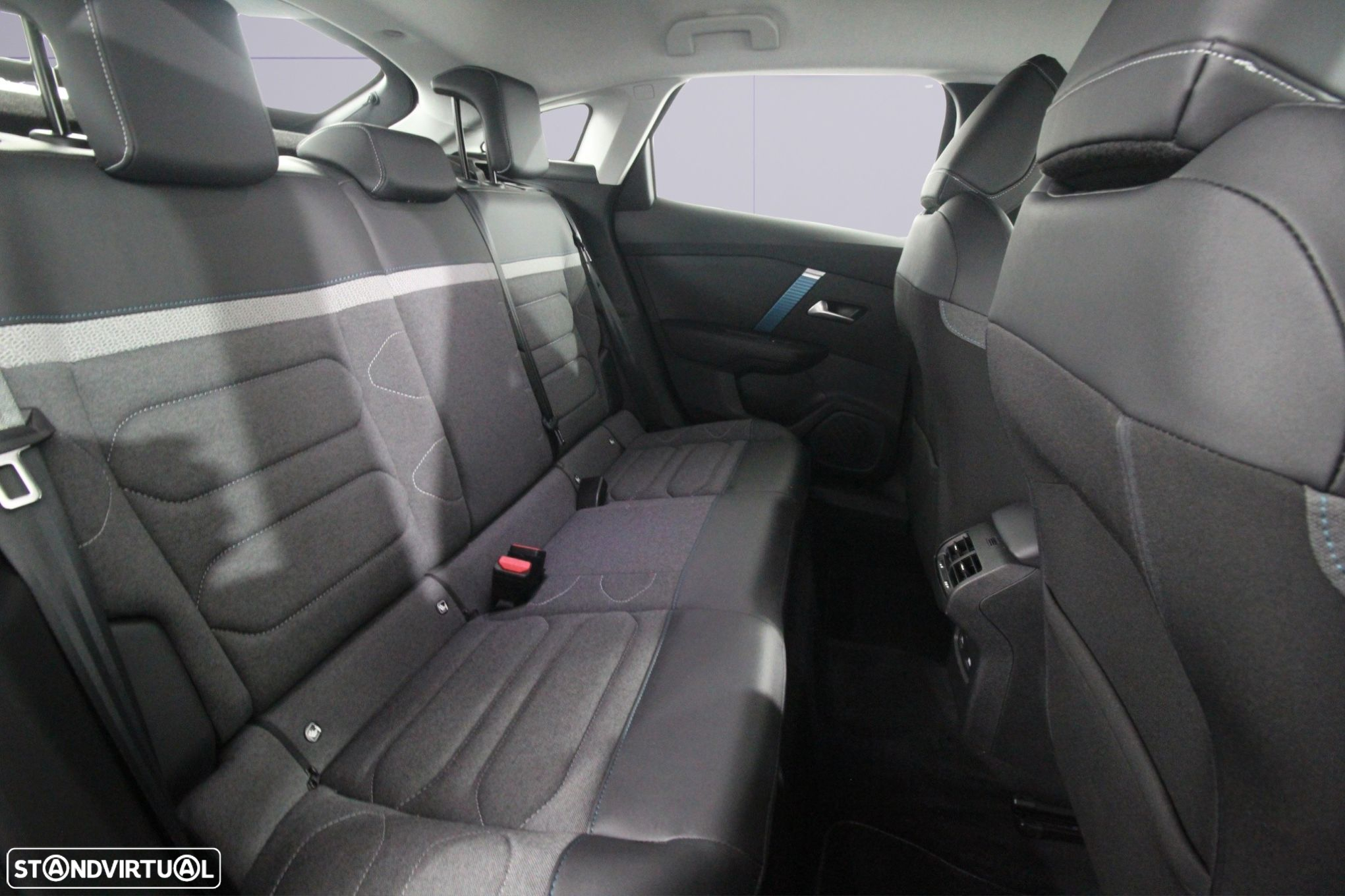 Citroën e-C4 50 kWh Plus - 10