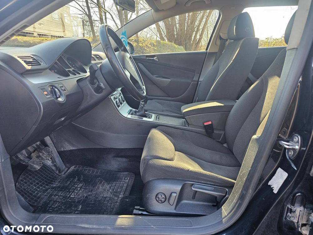 Volkswagen Passat 2.0 TDI Comfortline - 6