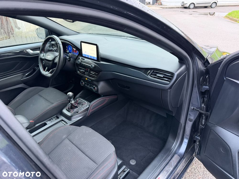 Ford Focus - 24