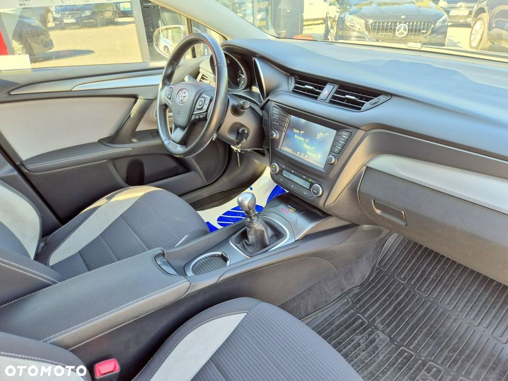 Toyota Avensis 2.0 D-4D Prestige - 26