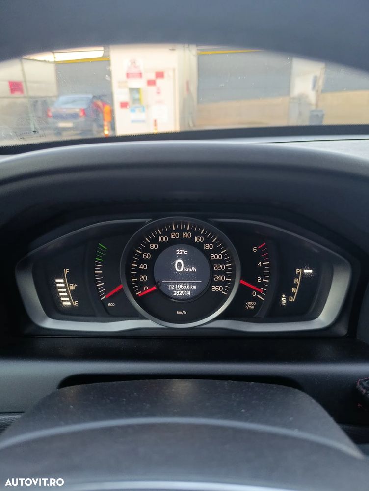 Volvo XC 60 D3 R-Design - 2