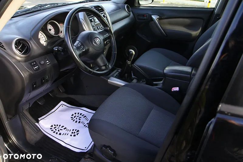 Toyota RAV4 D-4D 4x4 - 7