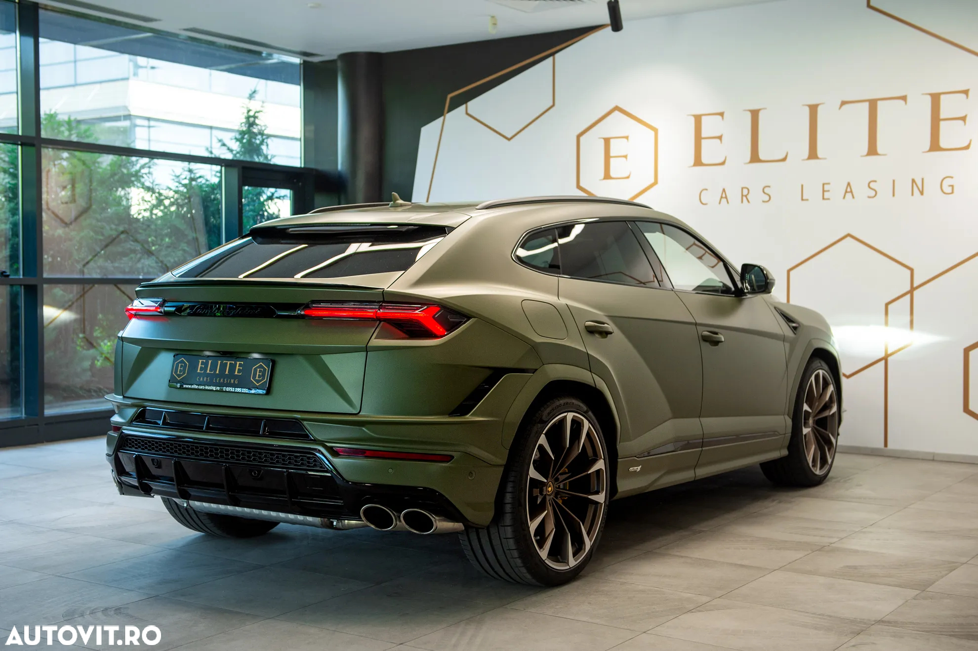 Lamborghini URUS - 11