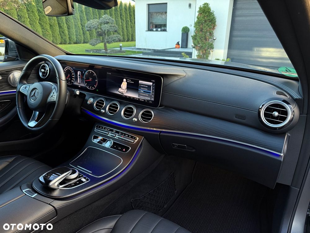 Mercedes-Benz Klasa E 350 d 4Matic T 9G-TRONIC AMG Line - 36