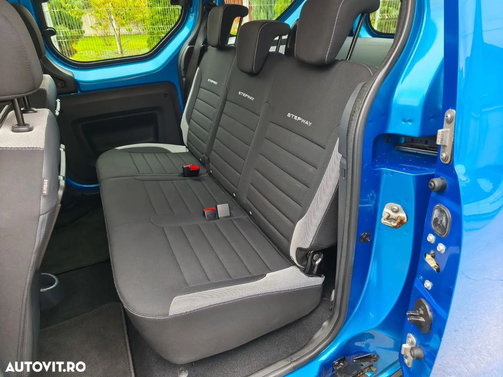 Dacia Dokker SCe 100 Stepway Celebration - 9