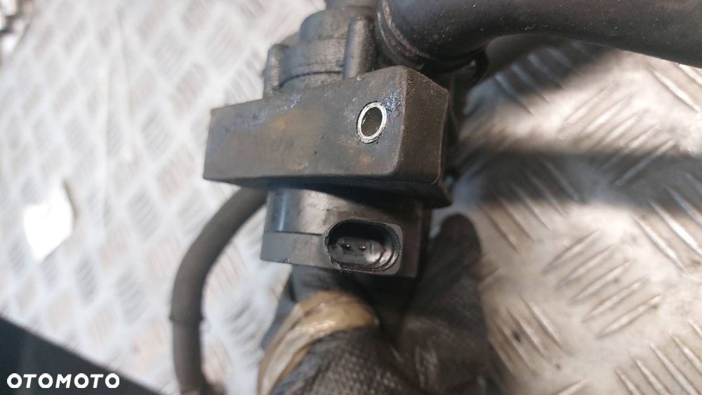 MAGISTRALA PRZEWÓD RURA WODY SKODA OCTAVIA II RS 06F122101A 1K0122063D - 2