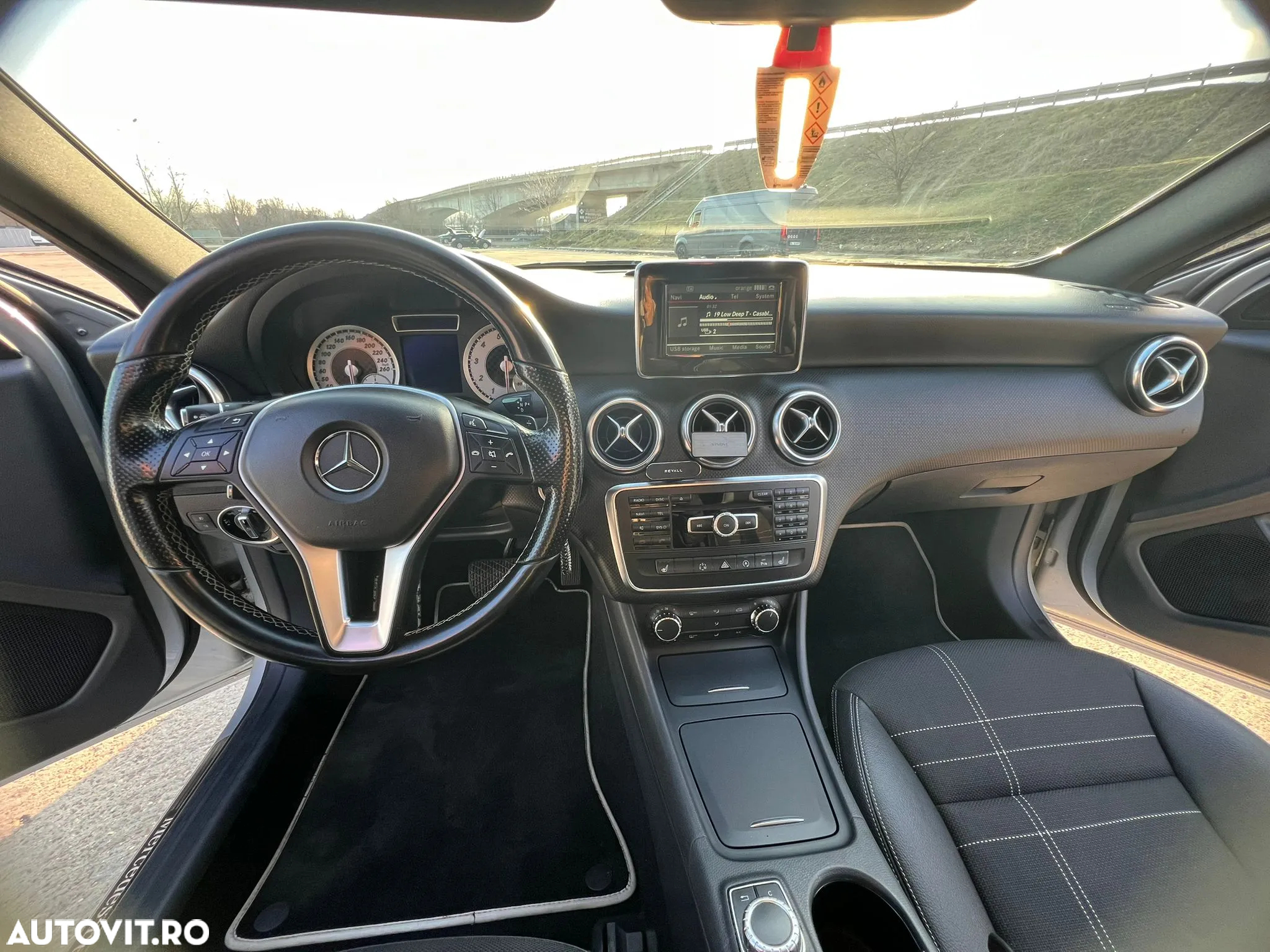 Mercedes-Benz A 200 (BlueEFFICIENCY) 7G-DCT Urban - 17