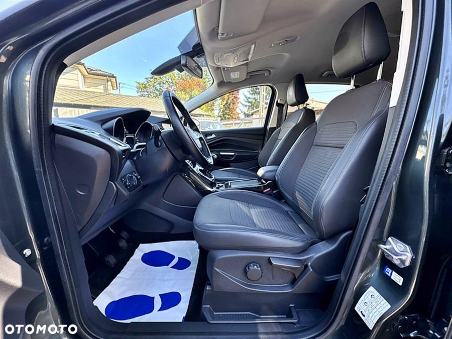 Ford Kuga 1.5 EcoBoost 2x4 Titanium - 17