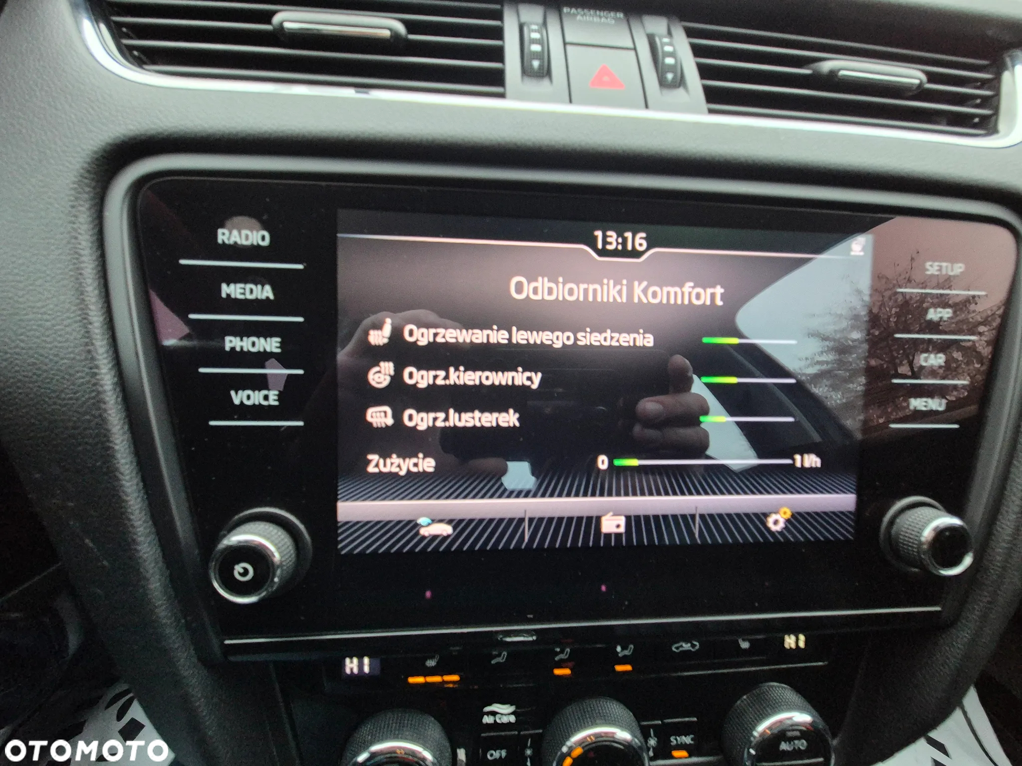 Skoda Octavia 1.5 TSI ACT DSG L&K - 34