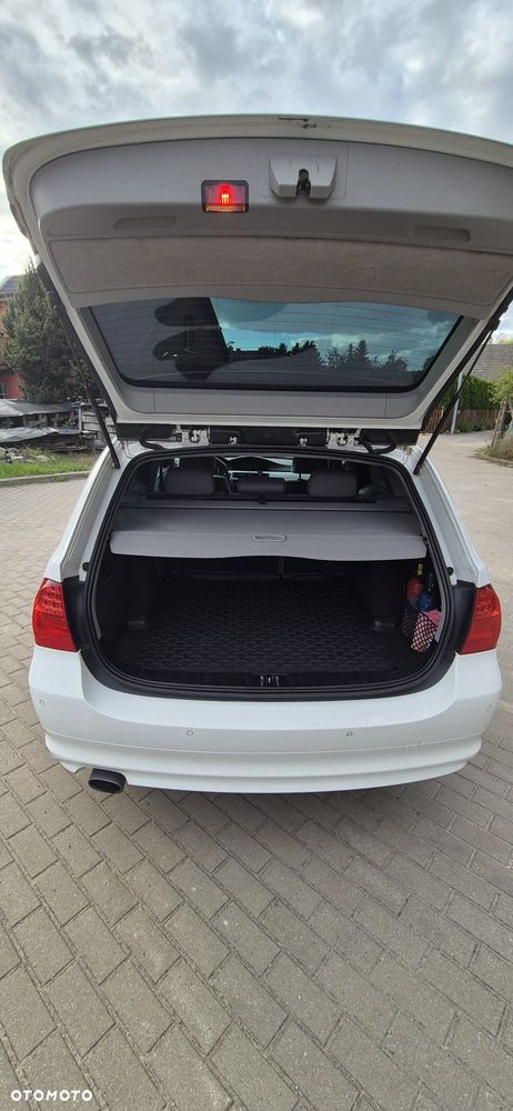 BMW Seria 3 320d xDrive - 10