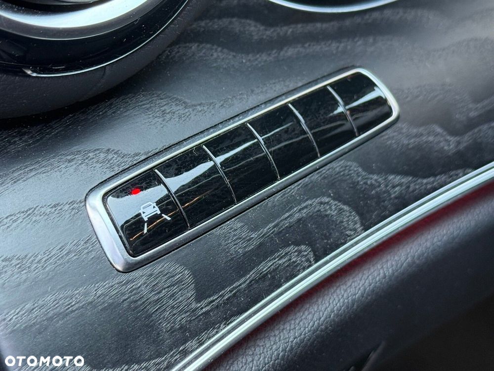 Mercedes-Benz Klasa E 300 de AMG - 24