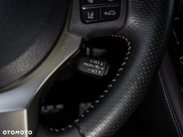 Lexus IS 200t / 300 F Sport - 21