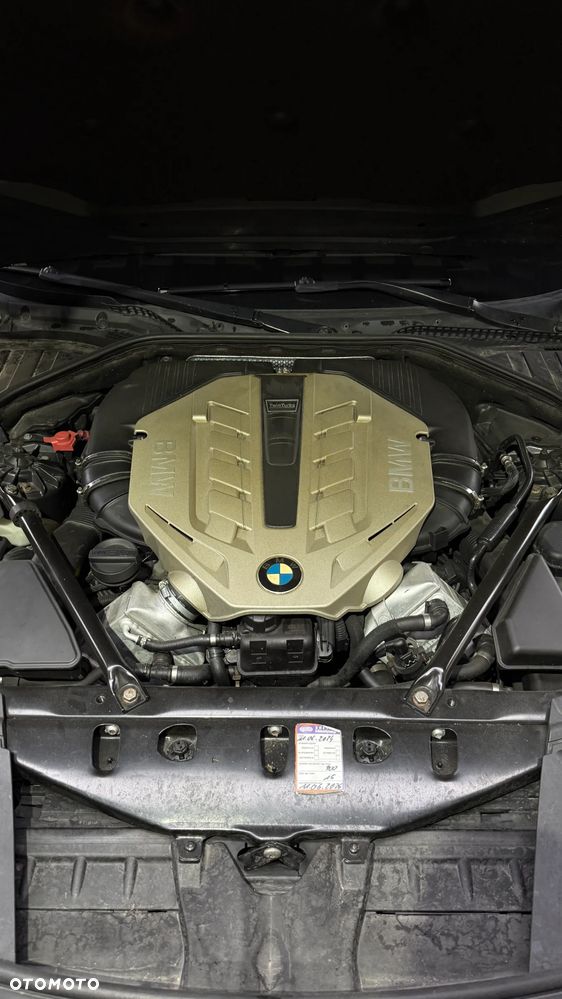 BMW Seria 7 750i xDrive - 35