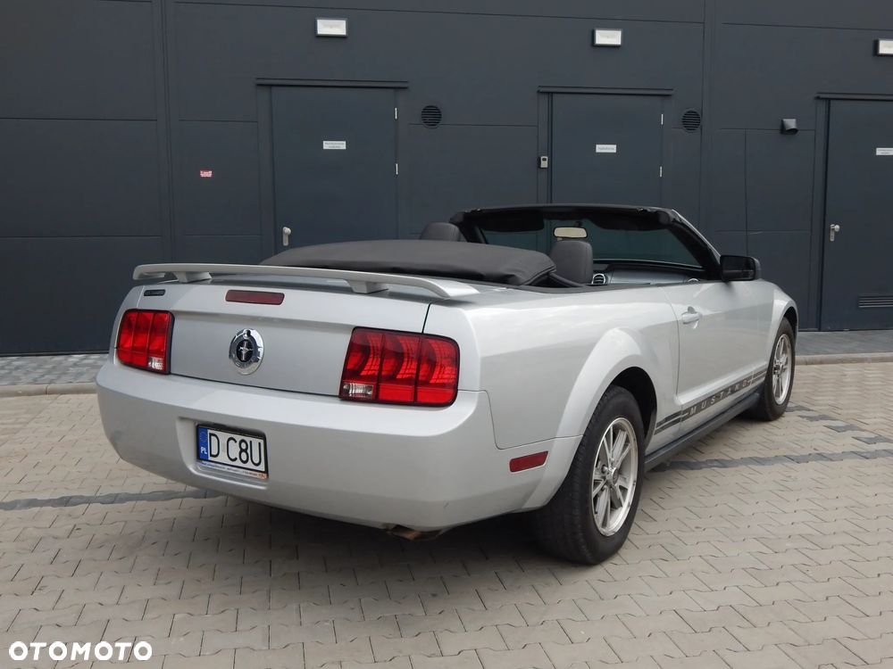 Ford Mustang - 12