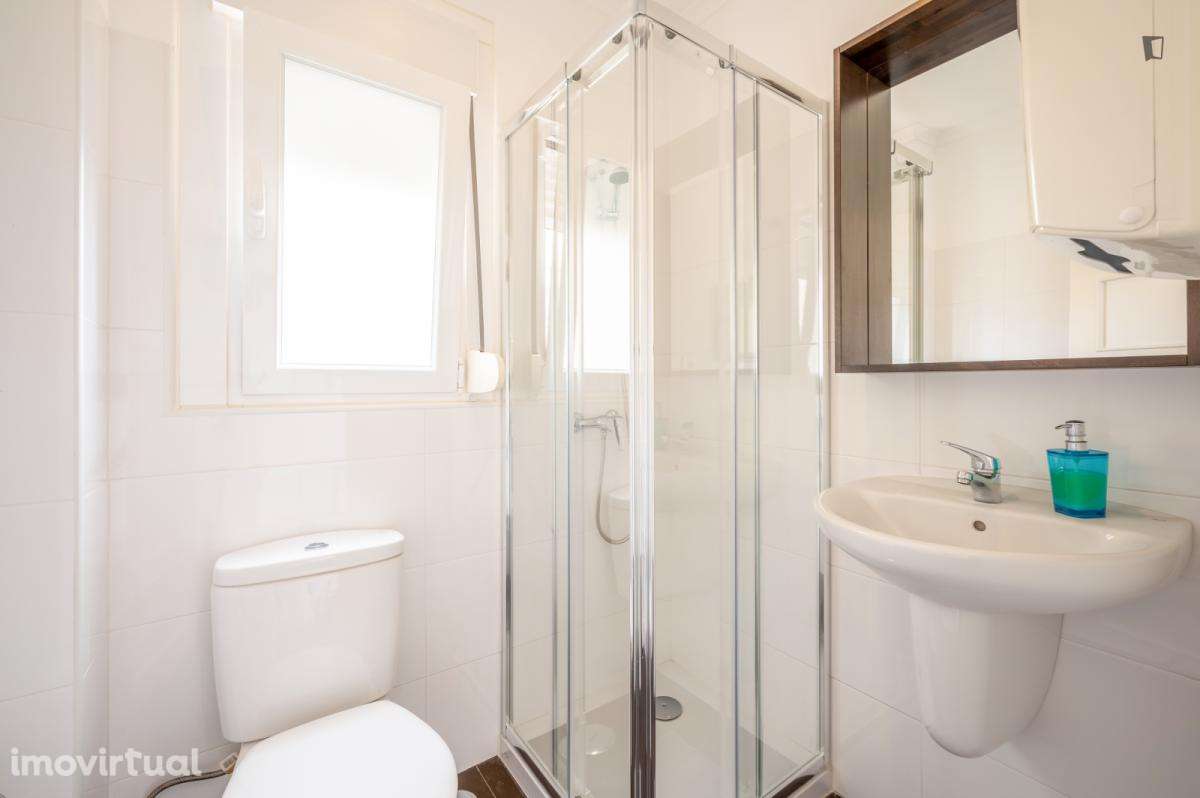 Quarto - localizado em Alameda Lisbon - Grande imagem: 4/21