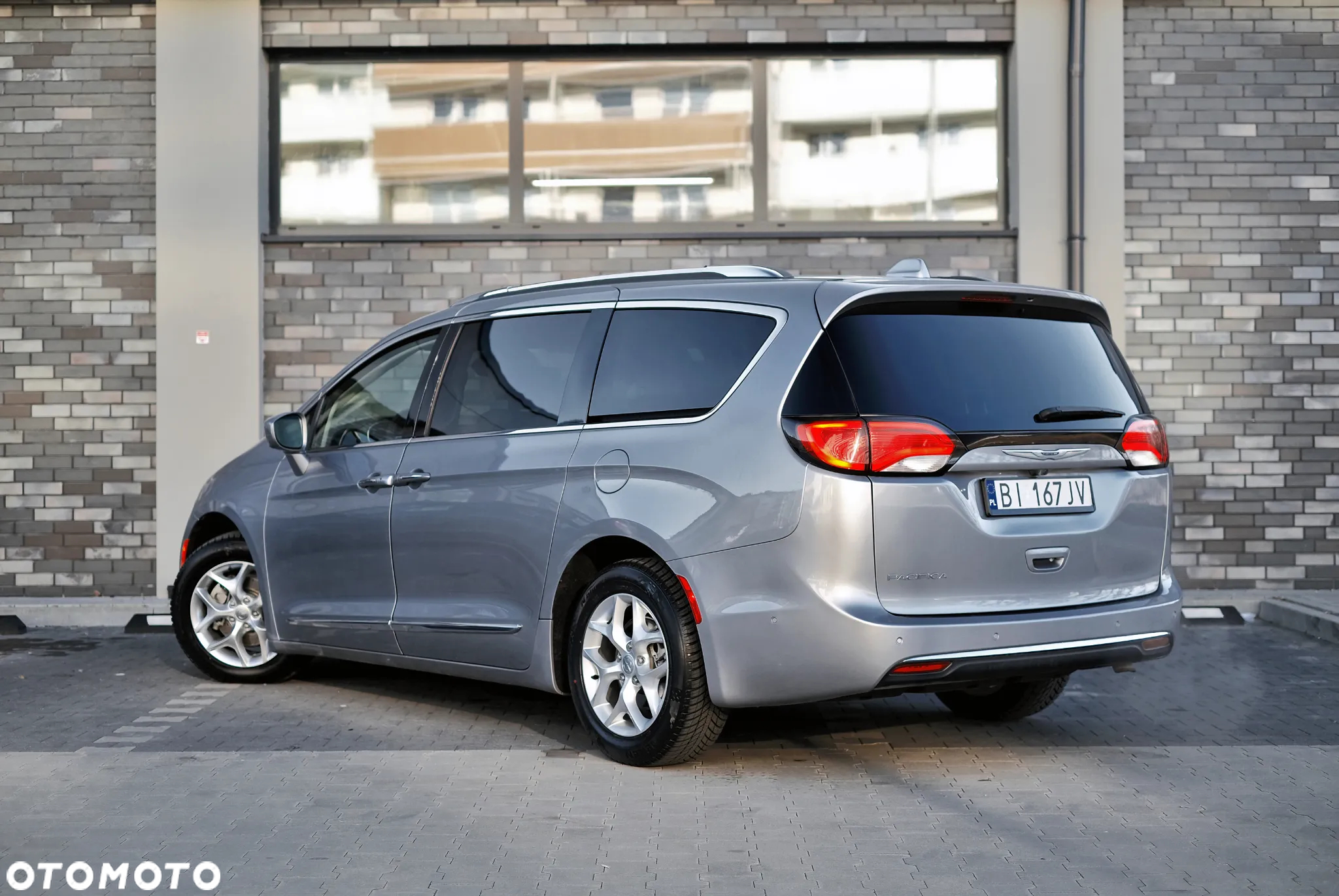 Chrysler Pacifica - 5