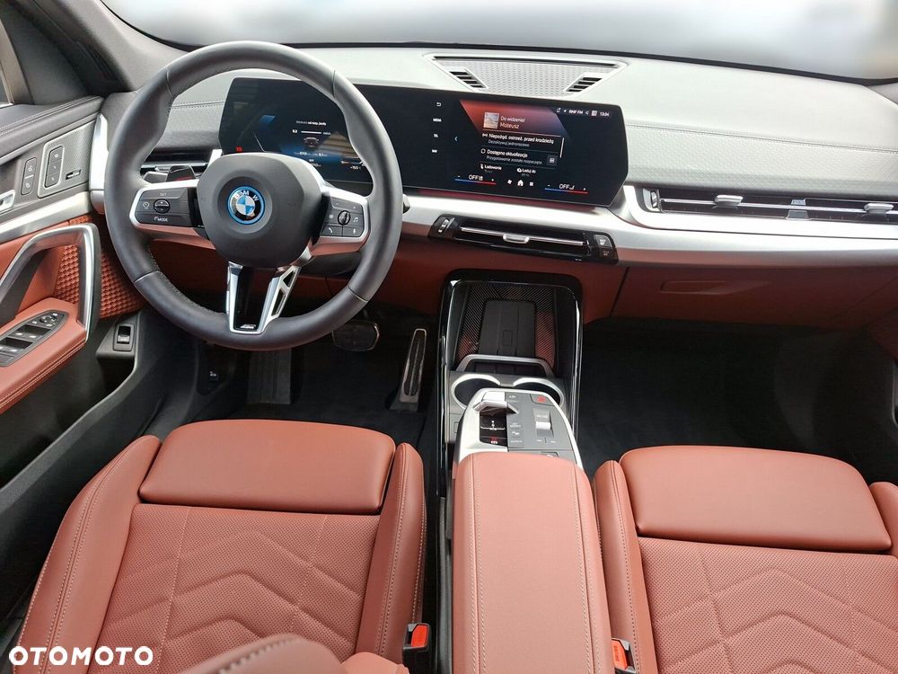 BMW iX2 eDrive20 66.5kWh M Sport - 16