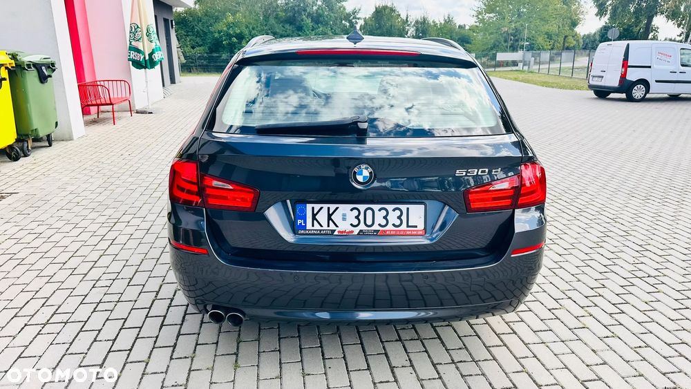 BMW Seria 5 530d xDrive - 5