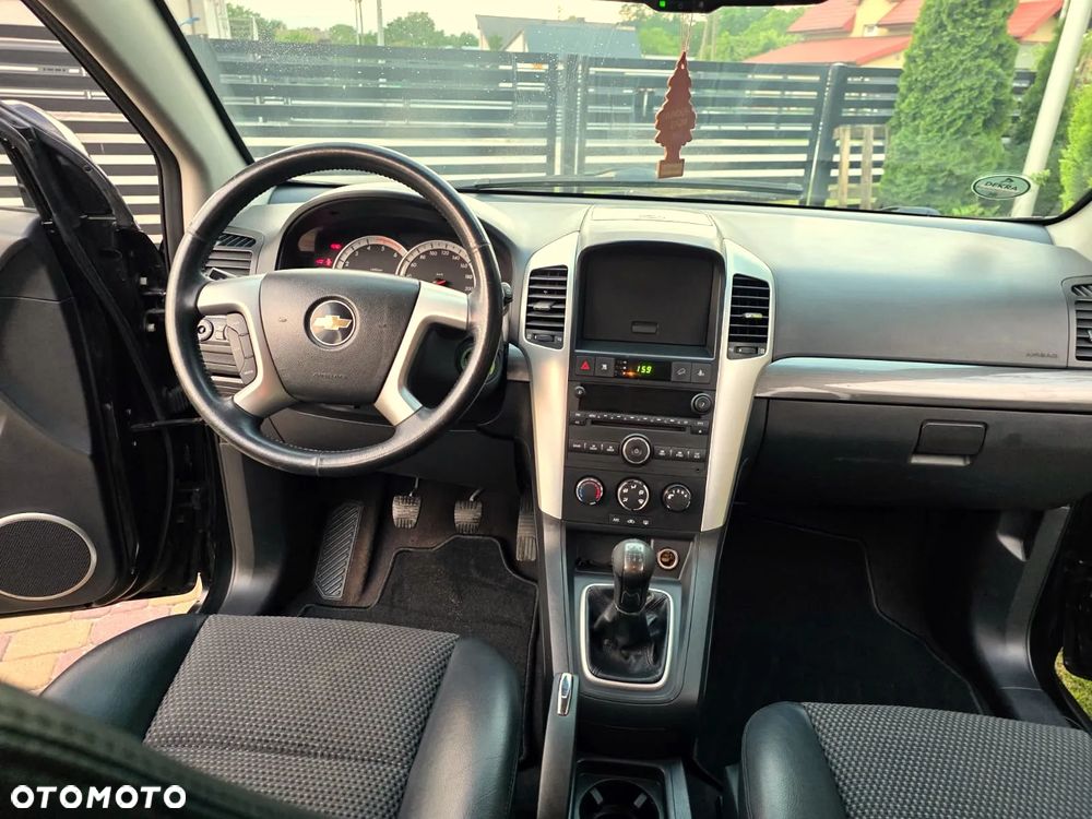 Chevrolet Captiva 2.0 d LS - 17