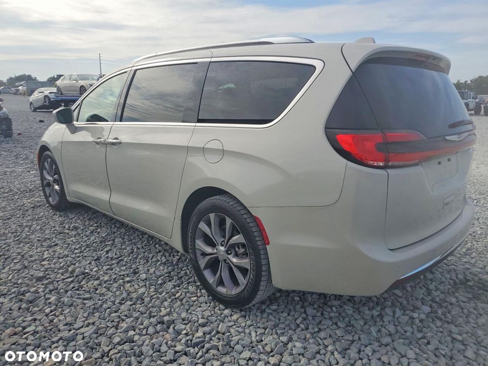 Chrysler Pacifica - 2