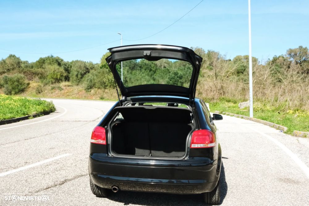 Audi A3 1.6 FSI Attraction - 19