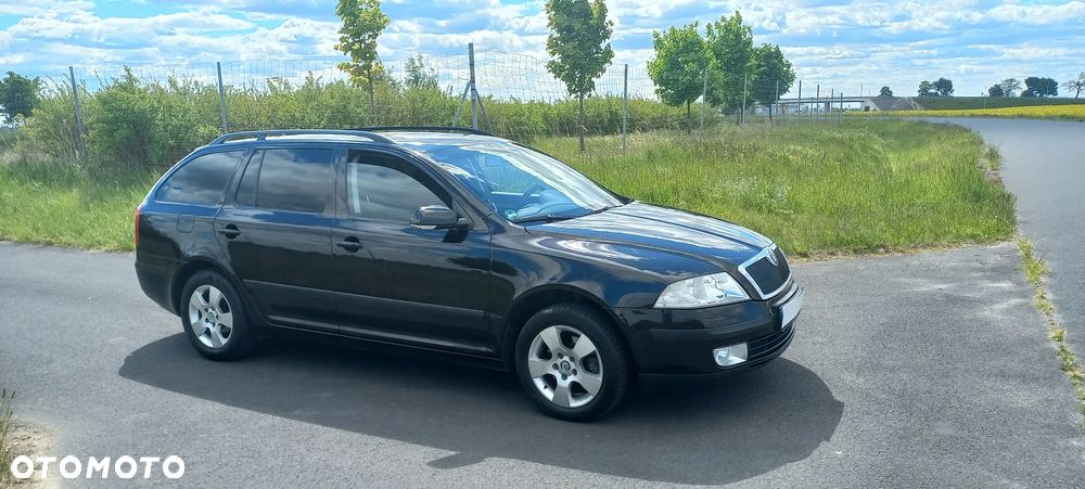 Skoda Octavia 1.6 Ambiente - 1