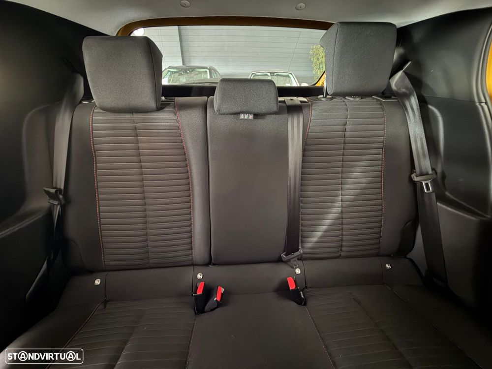 Peugeot 208 1.2 PureTech Active Pack - 29