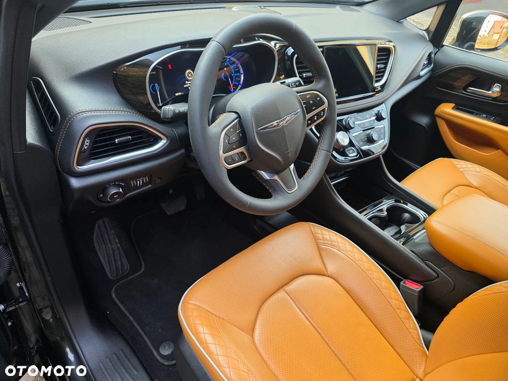 Chrysler Pacifica - 10