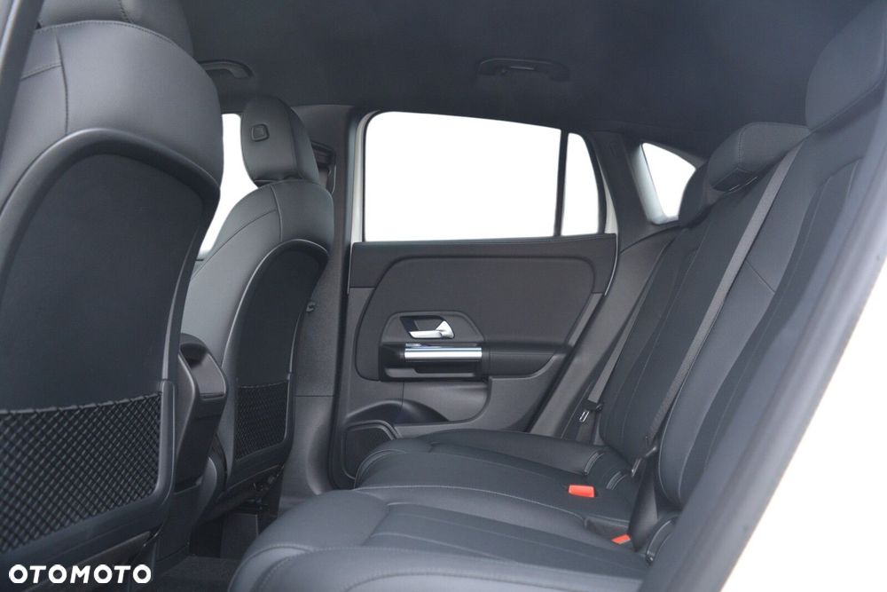 Mercedes-Benz GLA 200 Progressive - 9