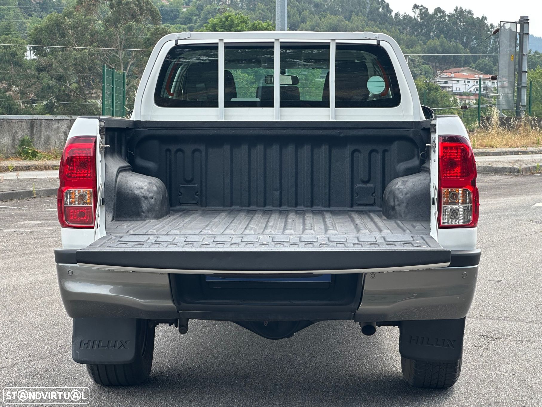 Toyota Hilux 2.4 D-4D 2WD CD - 16