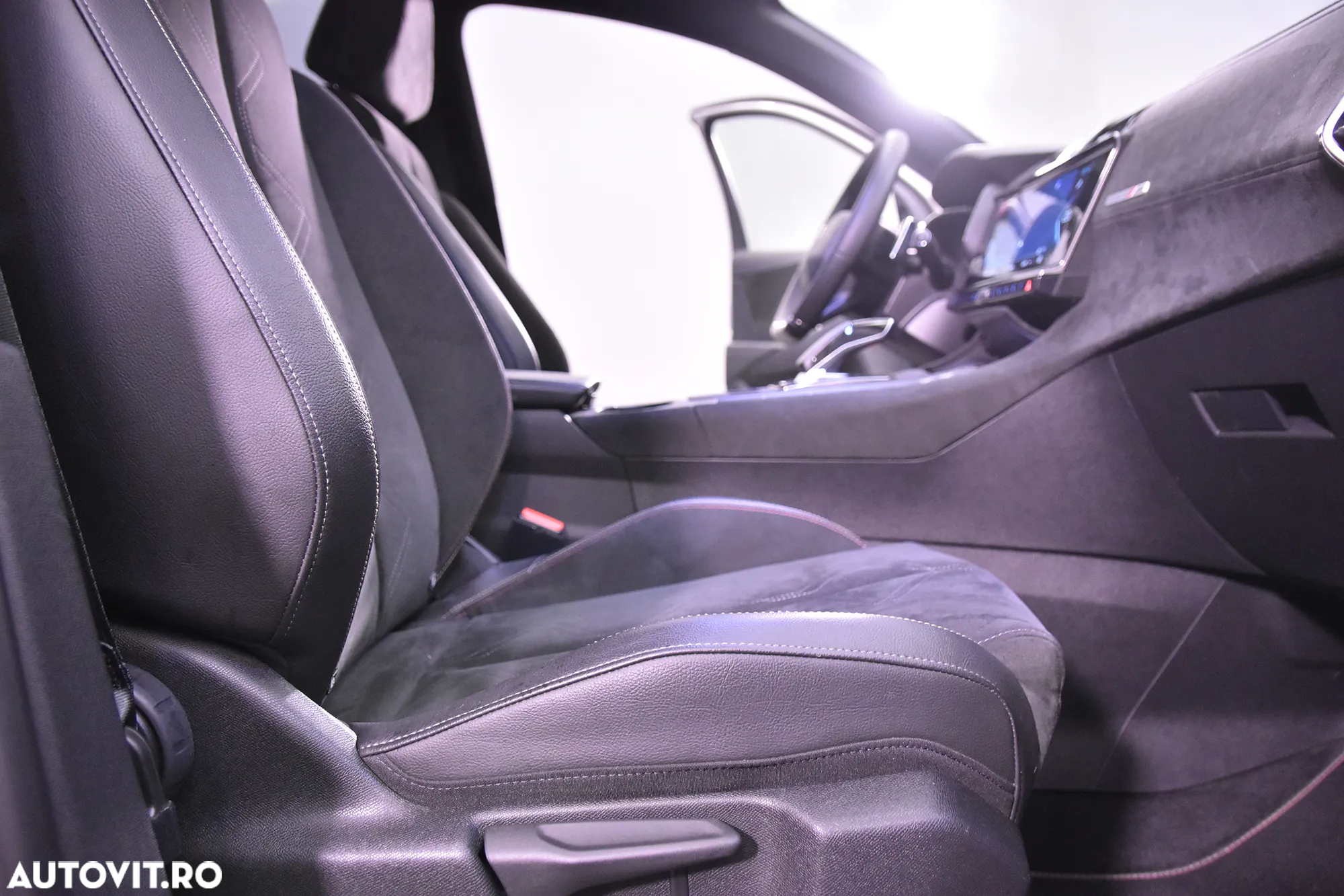 DS Automobiles DS 7 Crossback - 11