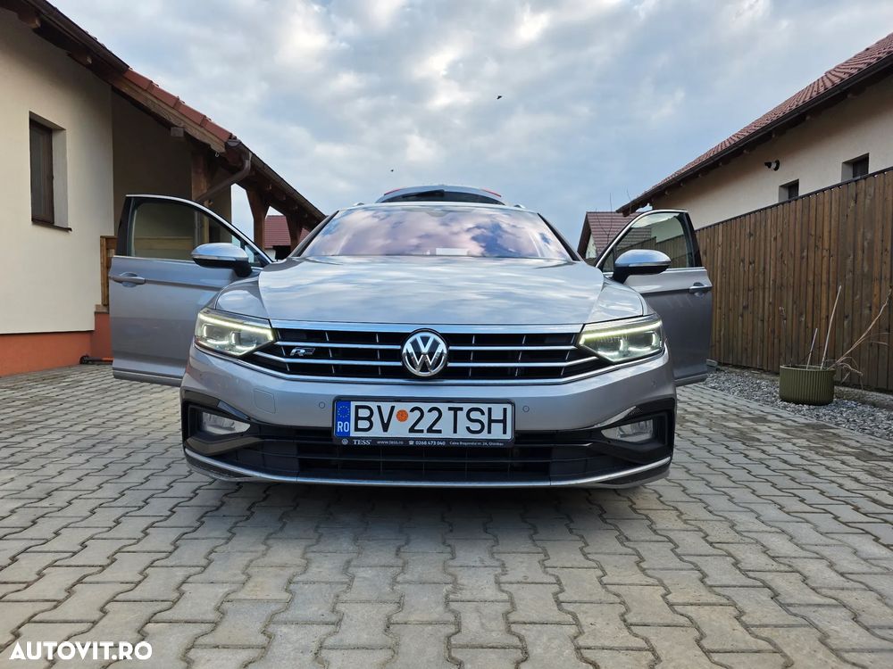Volkswagen Passat 2.0 TDI SCR DSG 4Motion Elegance - 1