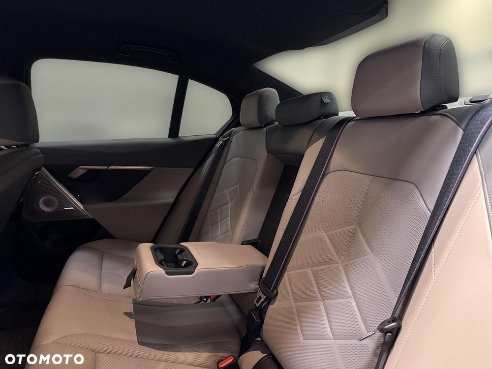 BMW Seria 5 - 17