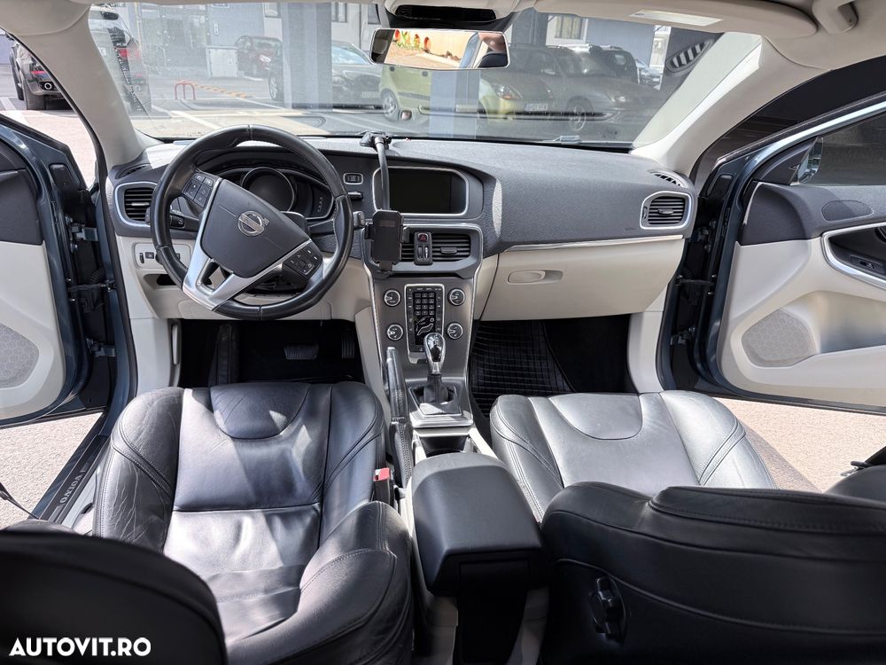Volvo V40 D2 Aut. Summum - 10