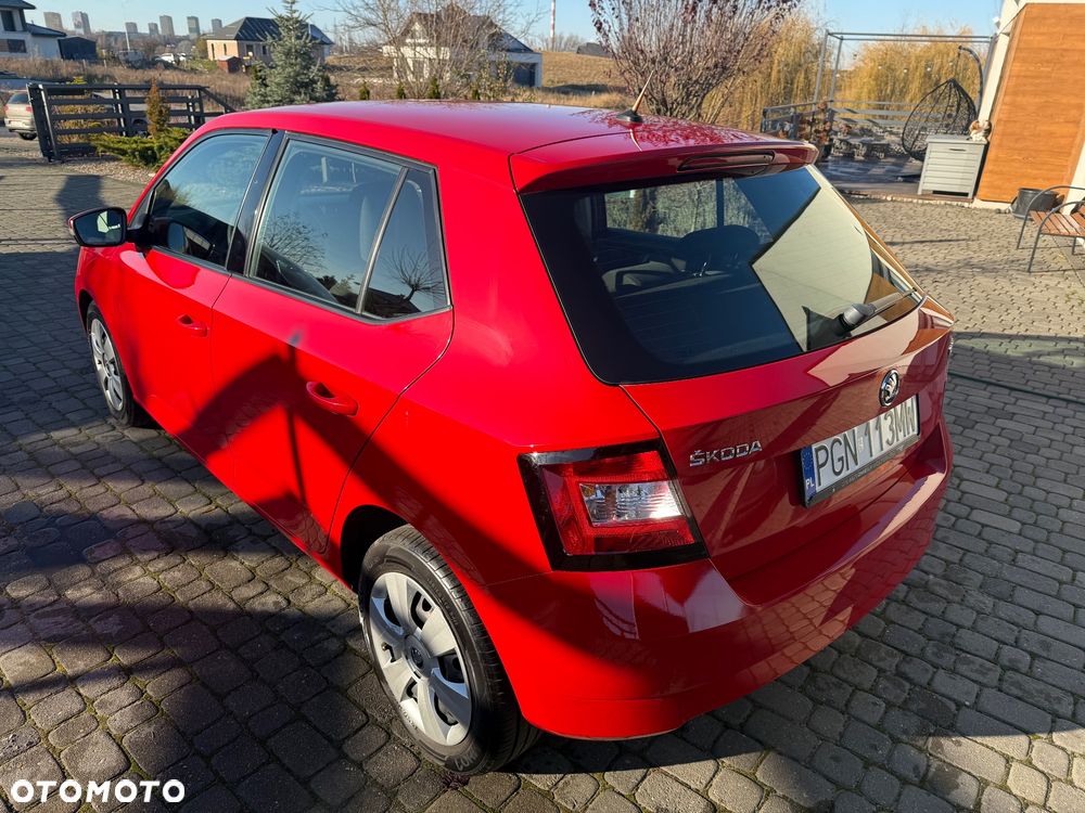 Skoda Fabia 1.0 MPI Cool Edition Red & Grey - 30