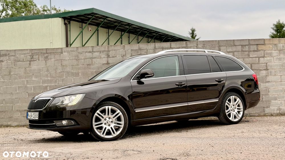 Skoda Superb 2.0 TDI DSG Exclusive - 11