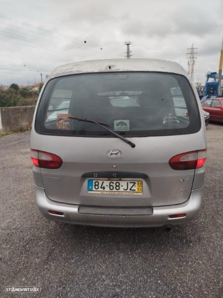 Hyundai H-1 Starex - 2