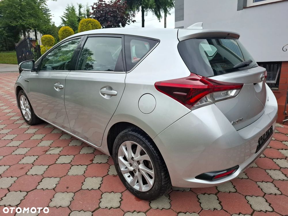 Toyota Auris 1.8 HSD Luna - 10