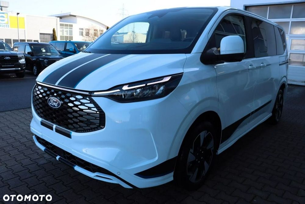 Ford Tourneo Custom - 2